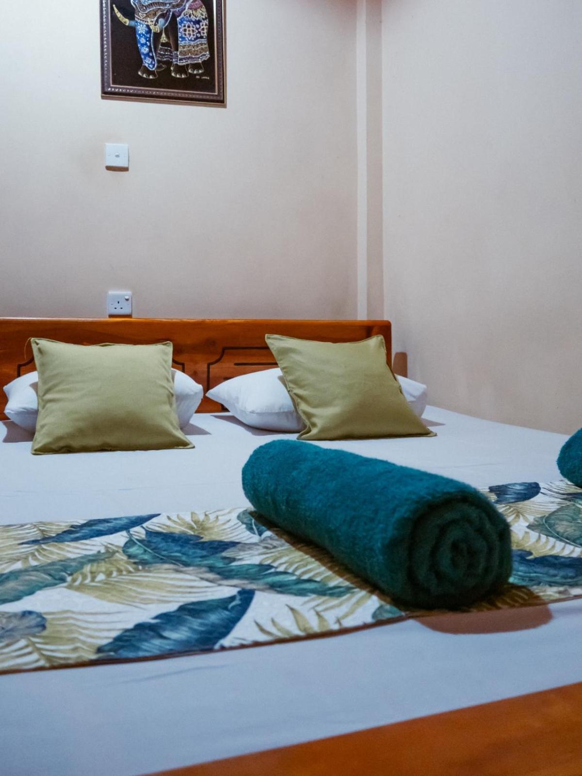 Viveka Guest And Yala Safari